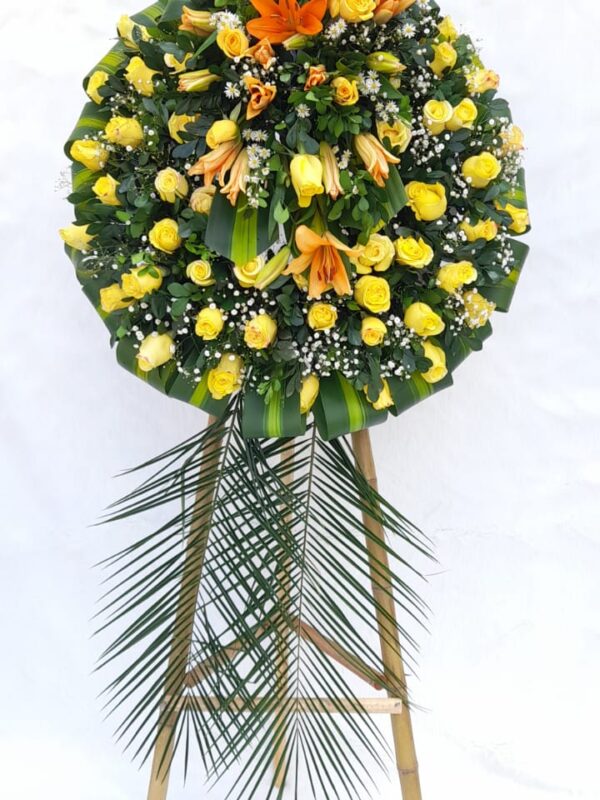 Corona fúnebre flores amarillas