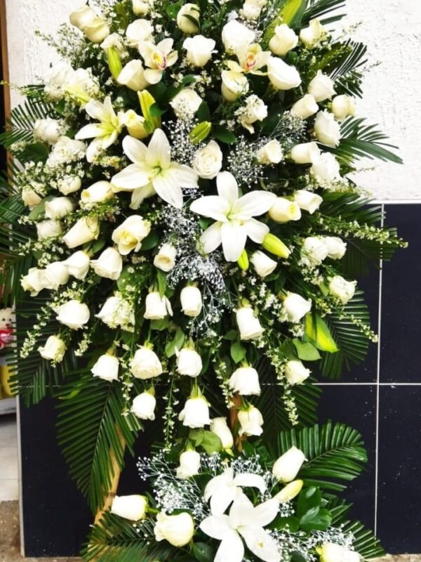 Coronas Fúnebres l Bucaramanga l-Flores Blancas