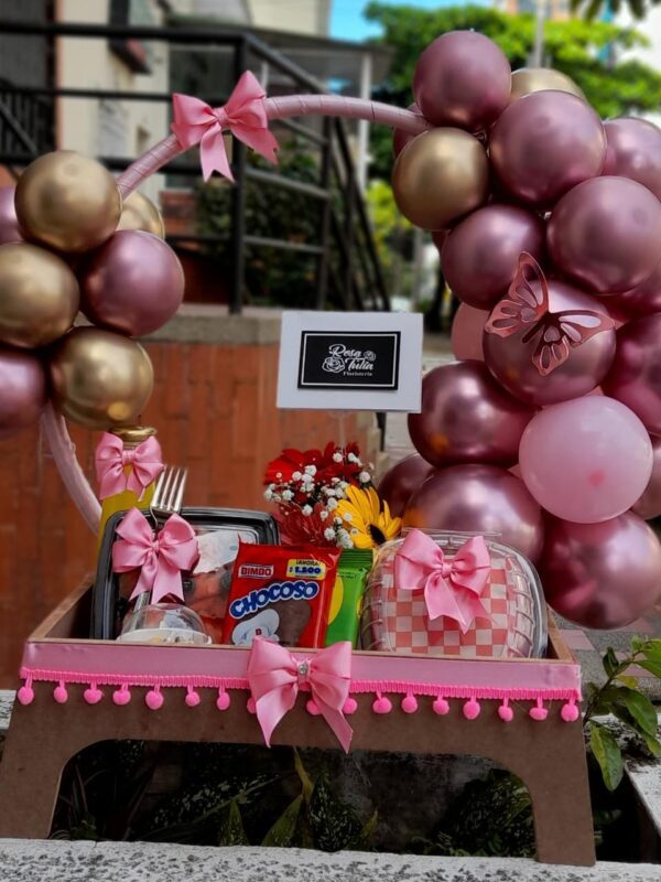 Desayuno Sorpresa Bucaramanga - con flores y globos metalizados