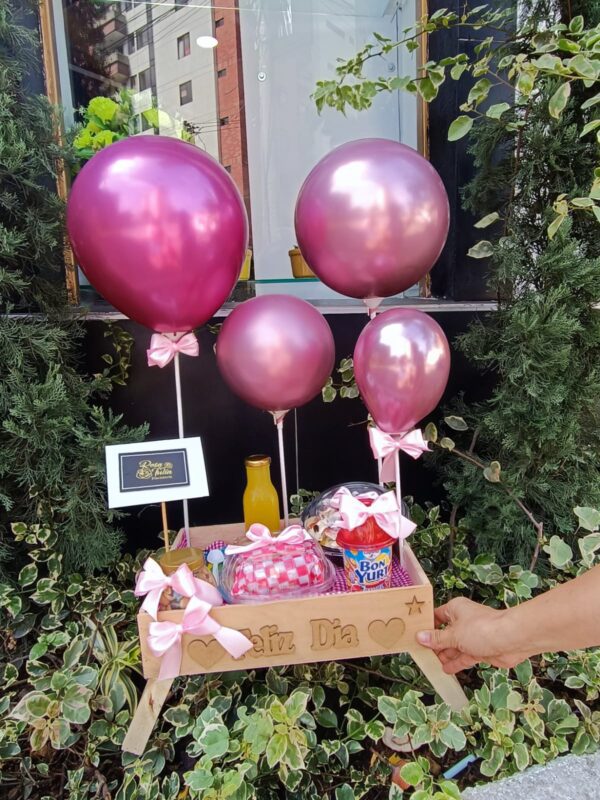 Desayuno Sorpresa - con flores y globos metalizados