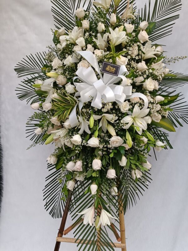 Corona fúnebre flores blancas