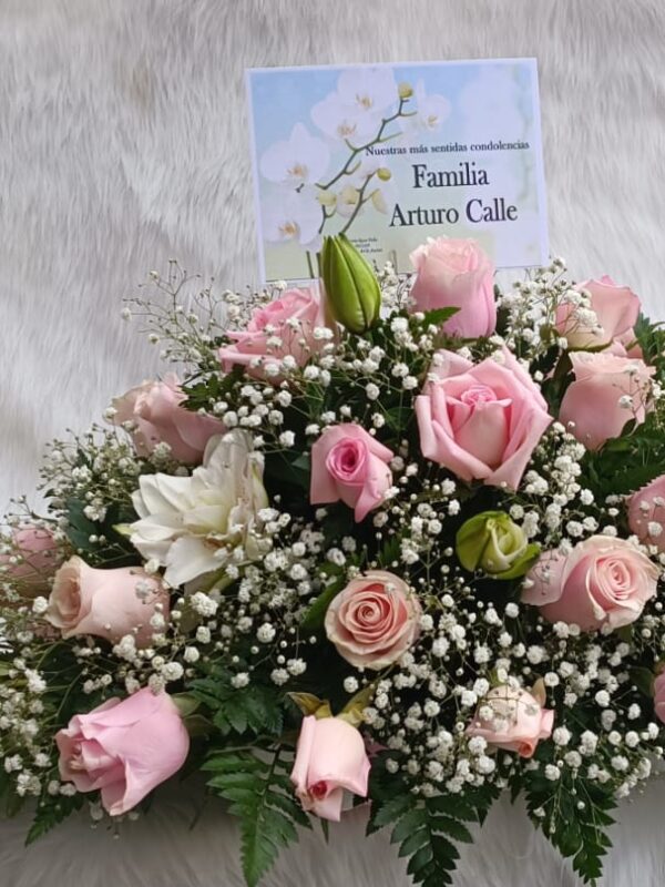 Corona fúnebre flores rosa y blancas
