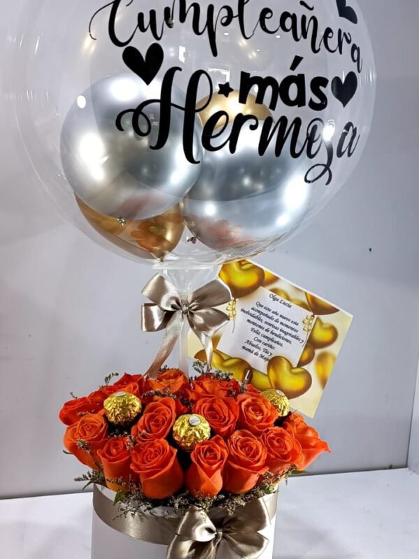 Flores con globos en caja con ferrero rocher