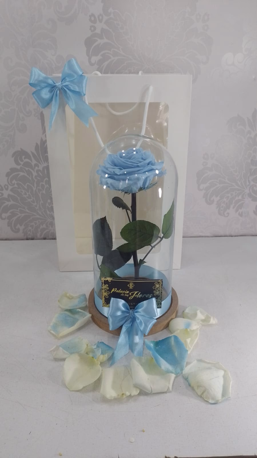 Rosa preservada celeste en Bucaramanga