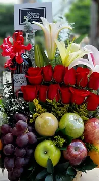 Arreglos florales con frutas
